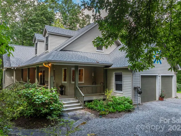 37 Wood Robin Ln, Black Mountain, NC 28711