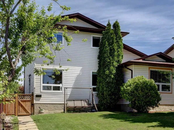 8320 W Centre St NE, Calgary, AB T3K 1Y1