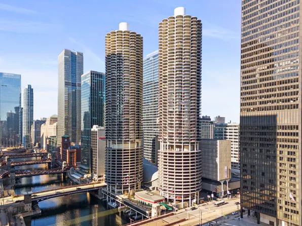 300 N State St APT 3235, Chicago, IL 60654