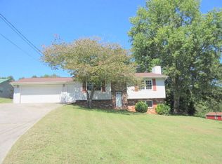 218 Lakeview Rd, Harriman, TN 37748