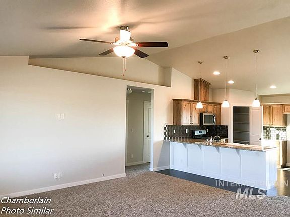 3rd image of 4002 Queen Ann Dr