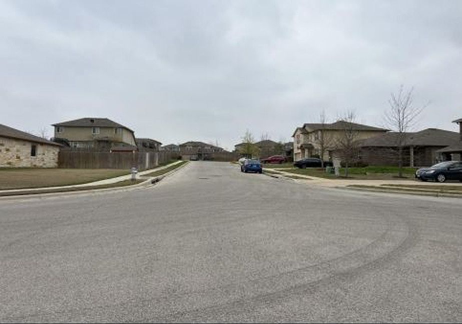 Exterior Neighborhood (street photo)