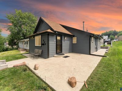 806 N Wayland Ave, Sioux Falls, SD, 57103