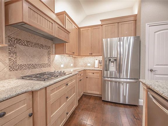 5th image of 8601 Grassland Dr