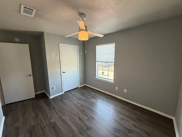 2702 Garland Dr — Photo 7