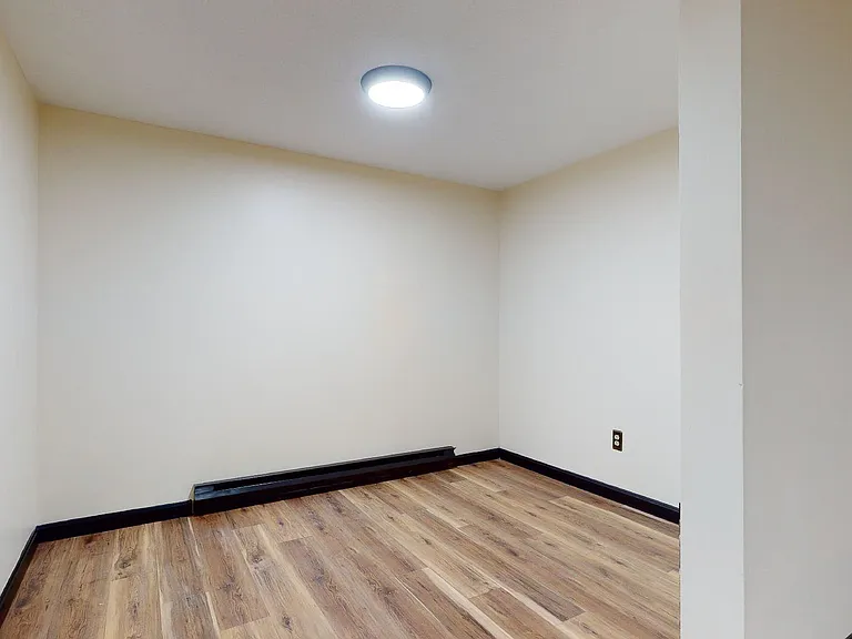Beacon Court — Photo 8