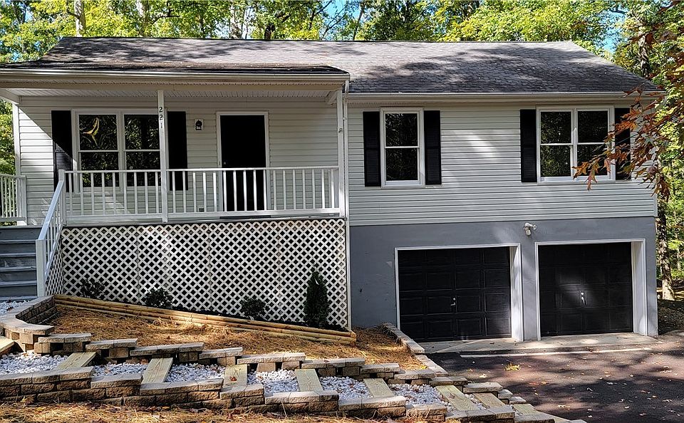 1st image of 221 Remington Dr