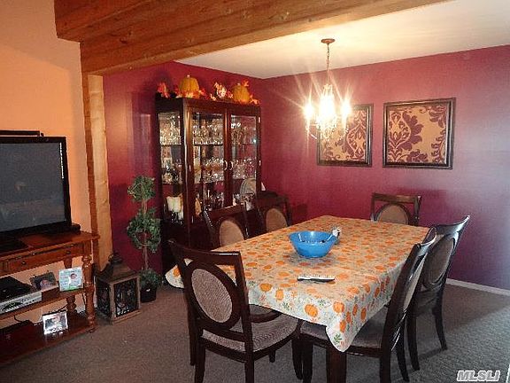 3rd image of 14 Hale Ln