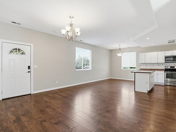 5th image of 3164 E 16th Ave