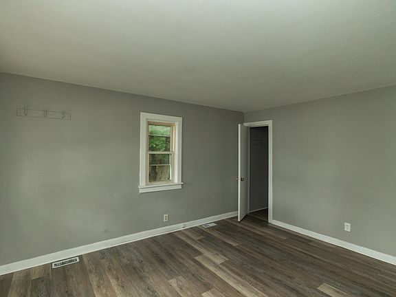 2nd image of 928 W Front St