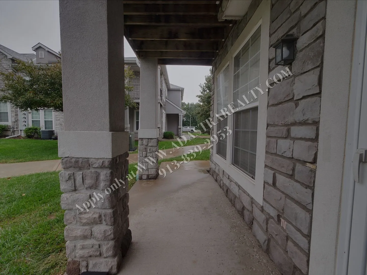 Beautiful and Spacious Olathe Townhome-Coming SOON!! — Photo 3