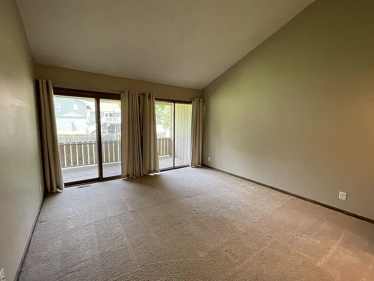 12814 S 28th Ave — Photo 5