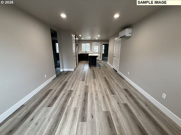 4th image of 1203 SE Marsters Ave