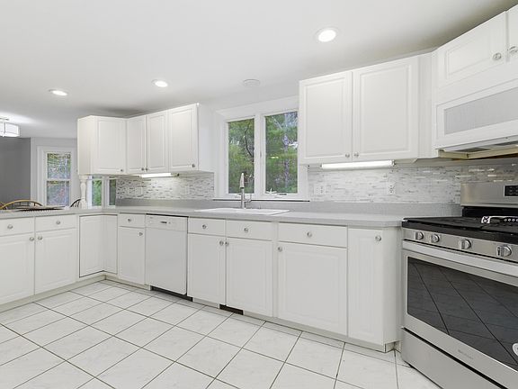 3rd image of 120 Degrass Road