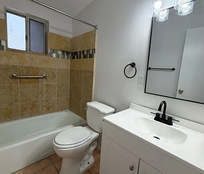 3247 N Sycamore Ave — Photo 15