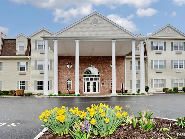 1314 Richmond Rd, West Milford, NJ 07480