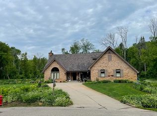715 Russett Dr, Brookfield, WI 53045