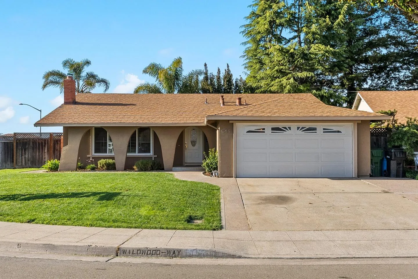 545 Wildwood Way photo 1