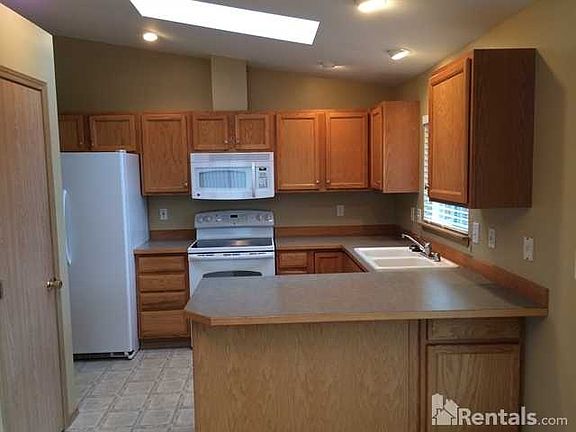 4th image of 5616 107th St NE