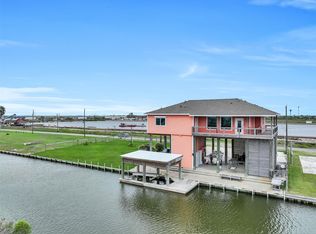 7119 Beau Rue St, Hitchcock, TX 77563