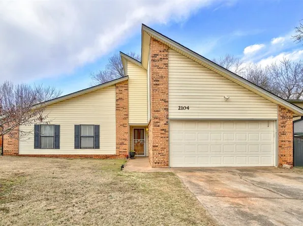 2104 Oak Forest Dr, Norman, OK 73071