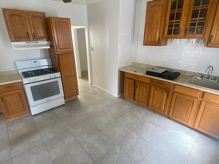 9 Eagle St #1 — Photo 8