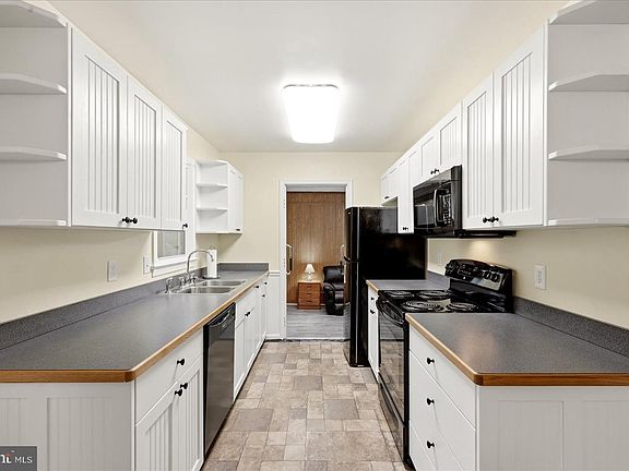 3rd image of 2603 Seskey Glen Ct