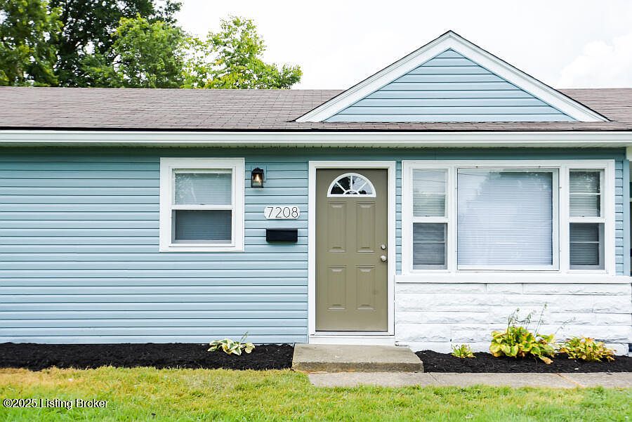 ysy♡  7208 Betsy Ross Dr, Louisville, KY 40272 | MLS #1695048 | Zillow