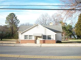 1323 W Fieldcrest Rd, Eden, NC 27288