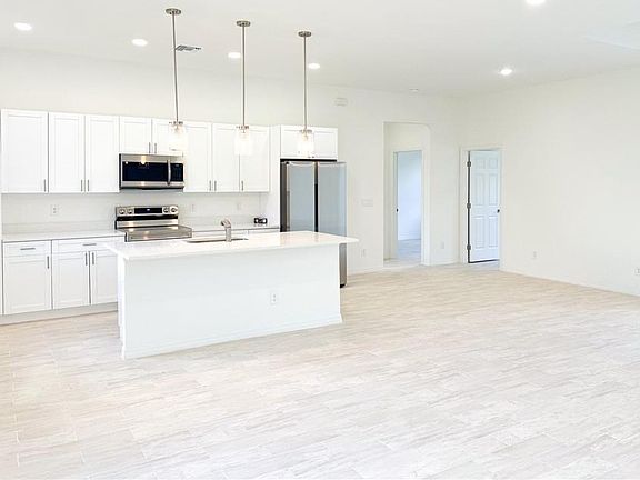 5th image of 1110 Lee AVE N
