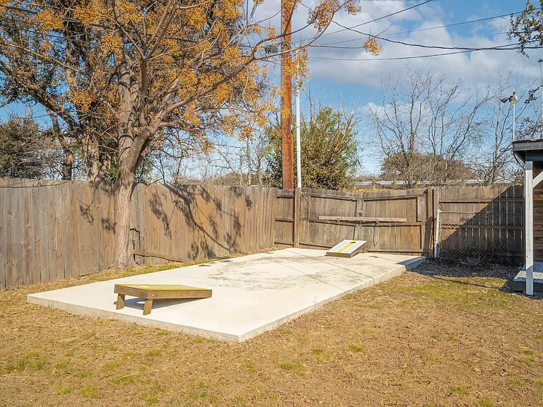 475 E French Pl — Photo 29