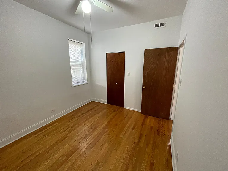 1620 W Beach Ave #R — Photo 5