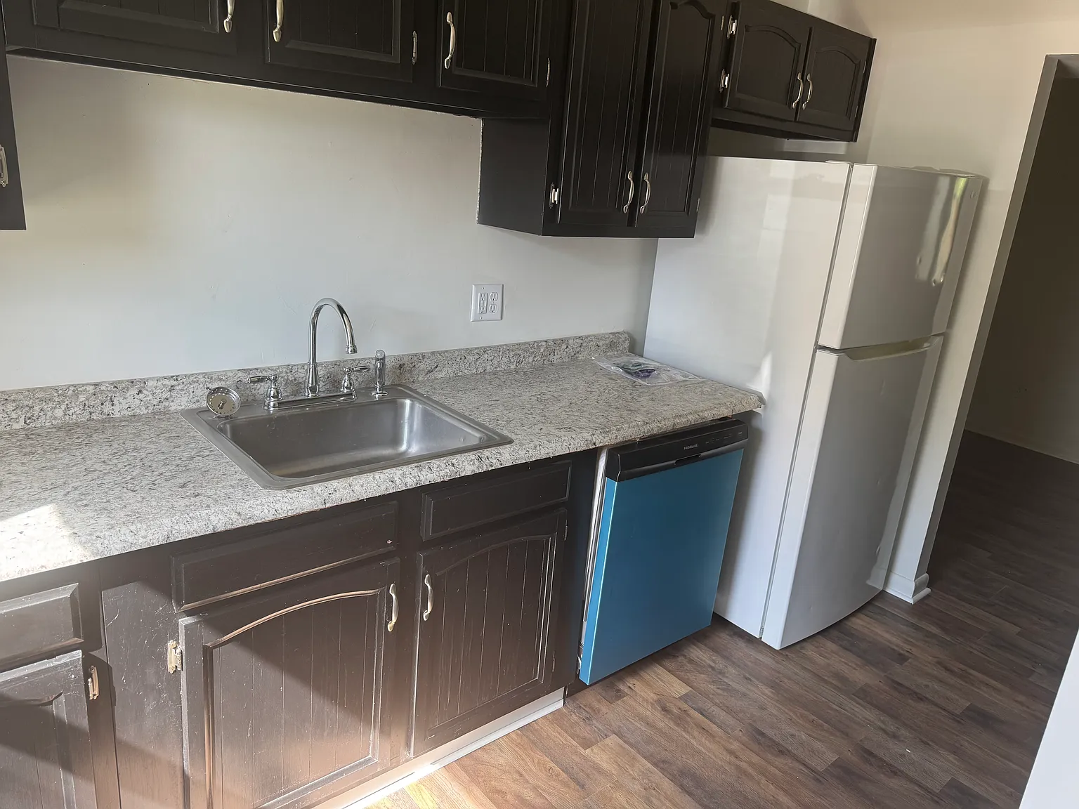 3 bed, 1.5 bath, 1360 sqft, $2,200 — Photo 4
