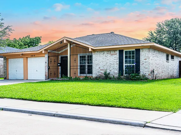 11819 S Ridgewood Cir, Houston, TX 77071