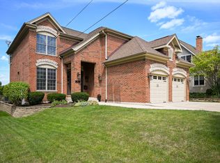 527 E Indiana St, Wheaton, IL 60187