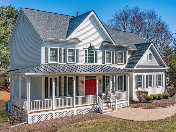 1155 Meadowlook Ct, Reston, VA 20194