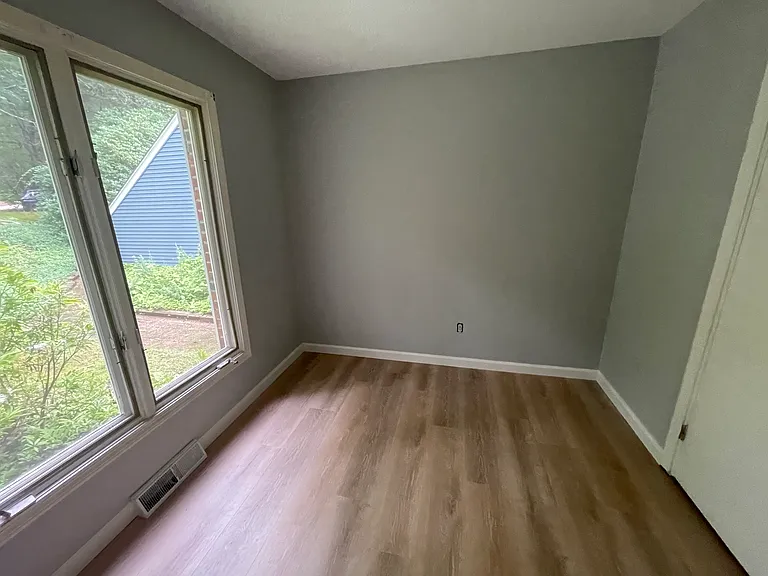 20 King James Dr — Photo 12