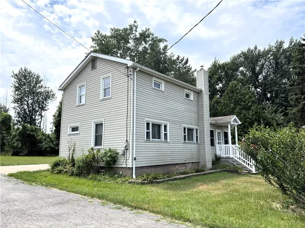 555 Holley St, Brockport, NY 14420