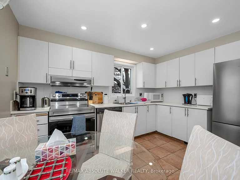 1849 Montereau Ave — Photo 13