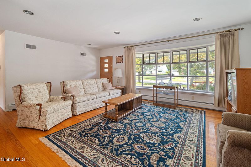 3rd image of 347 S Manning Boulevard
