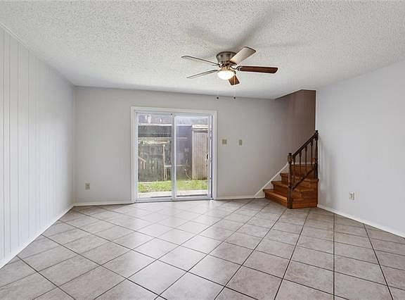 4th image of 2323 Park Place Dr