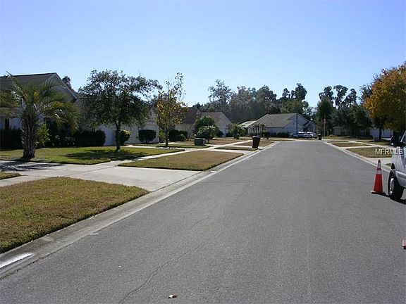 3rd image of 250 Old Mill Cir