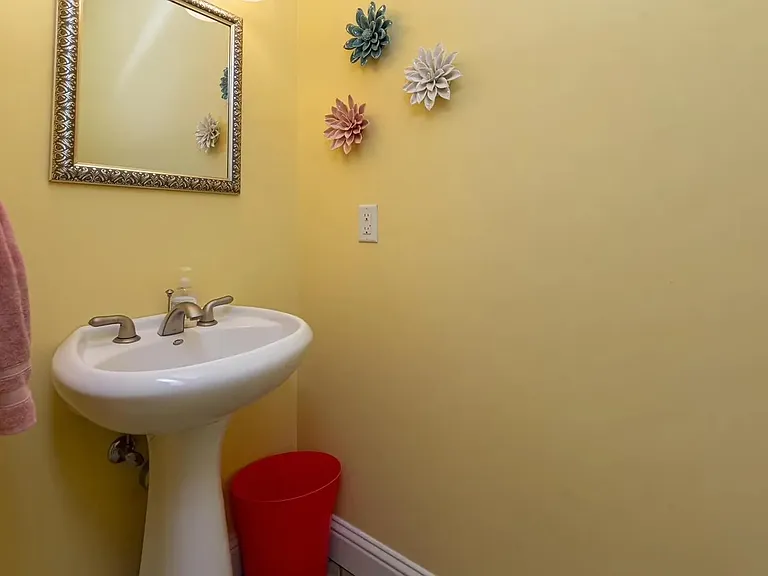 2207 Westminster Dr — Photo 19