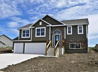 3725 N 152nd Ter, Basehor, KS 66007