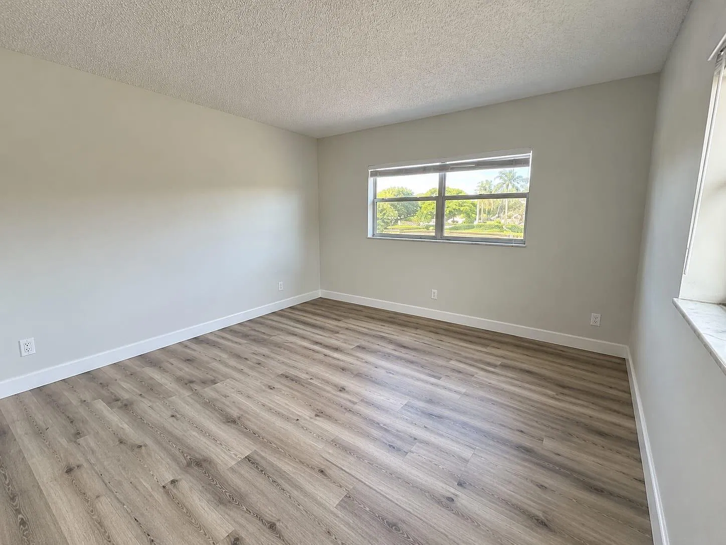 2 bed, 1.0 bath, 800 sqft, $1,740 — Photo 4