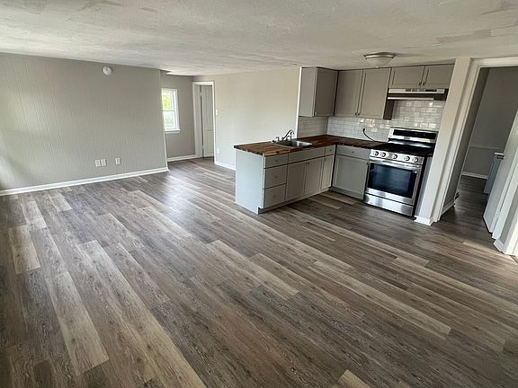 2nd image of 19-23 Breckenridge St #21-1/2