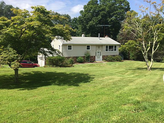 2nd image of 305 Overlook Ct