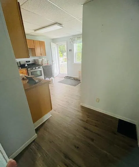823 Swinton St — Photo 4