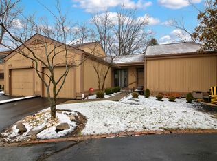 418 Walnut Ln, Mason, OH 45040