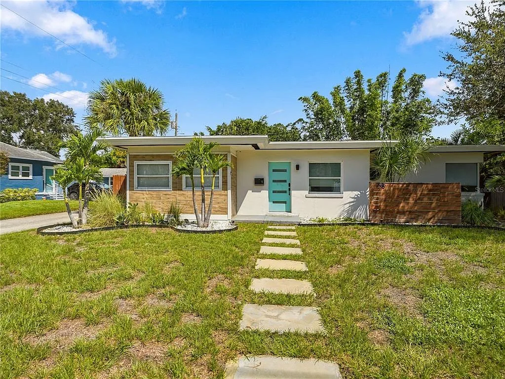 2 bed, 2.0 bath, 1300 sqft, $3,200 — Photo 2